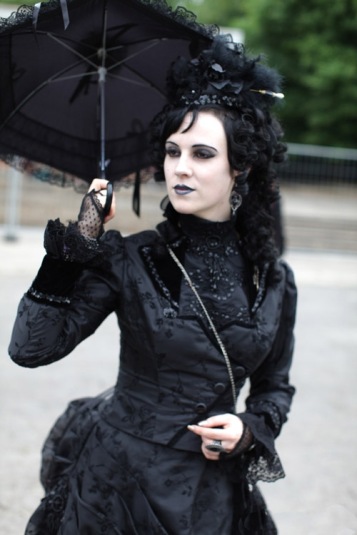 gothic-wedding-parasol